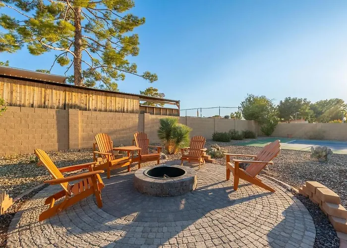Holiday home Paradise - Pool - Pickleball - Putt-putt Glendale