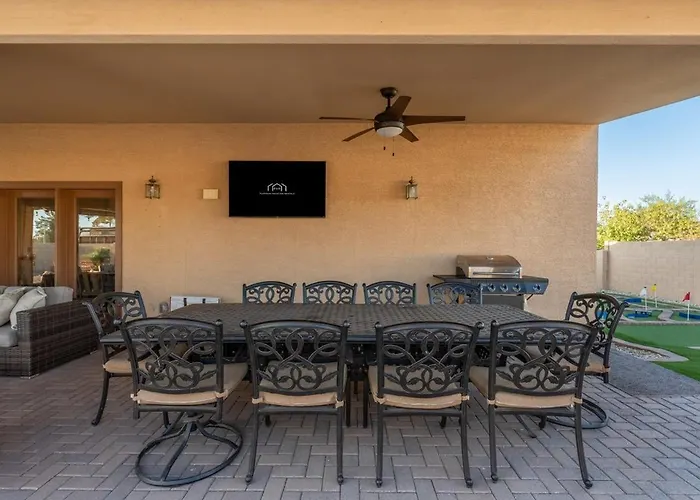 Paradise - Pool - Pickleball - Putt-putt Holiday home Glendale