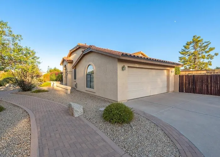 Holiday home Paradise - Pool - Pickleball - Putt-putt Glendale