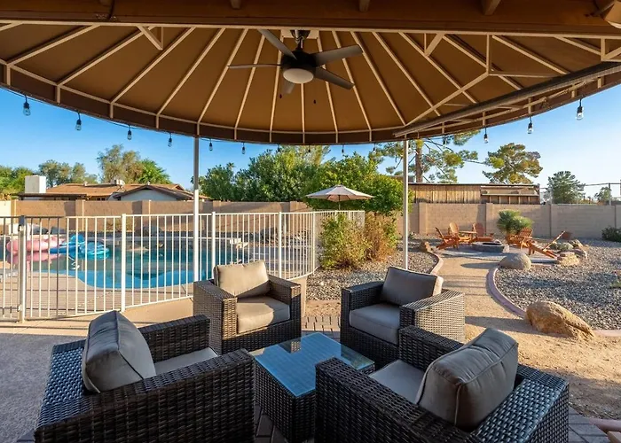 Paradise - Pool - Pickleball - Putt-putt * Glendale