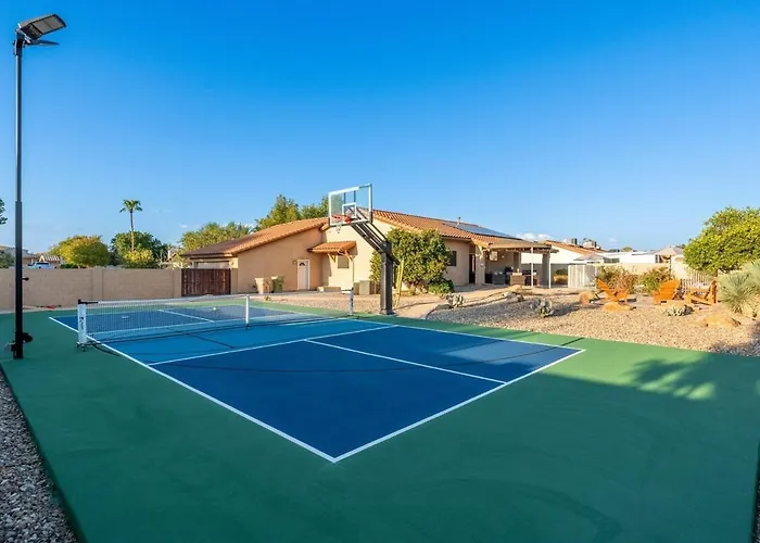 Paradise - Pool - Pickleball - Putt-putt Glendale