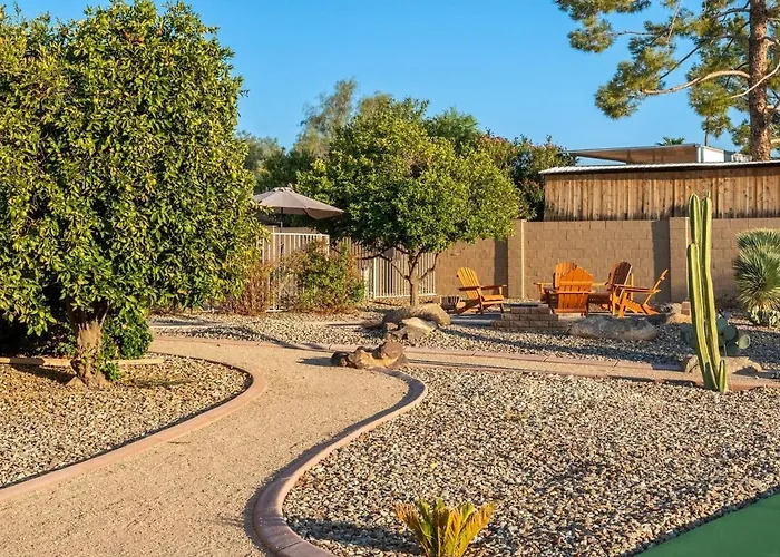 Paradise - Pool - Pickleball - Putt-putt * Glendale