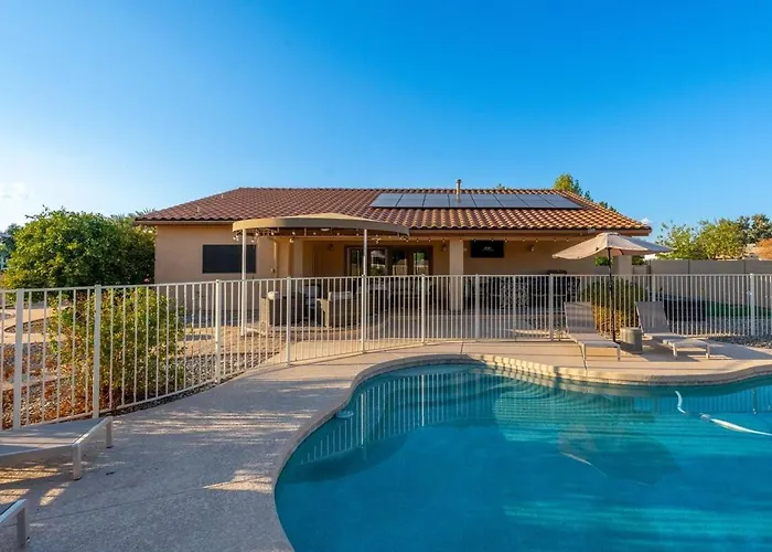 Paradise - Pool - Pickleball - Putt-putt Holiday home